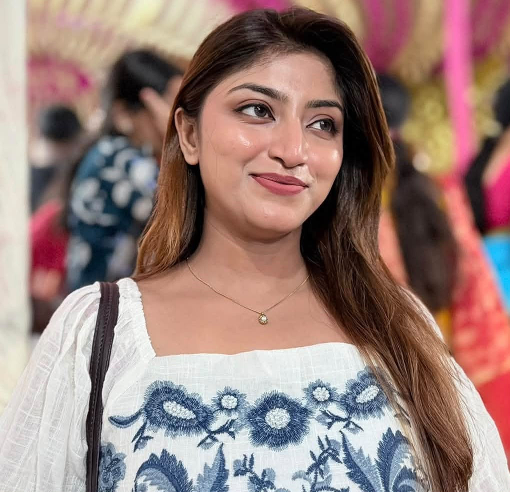 বৌয়ের গরম গুদ ভাগাভাগি